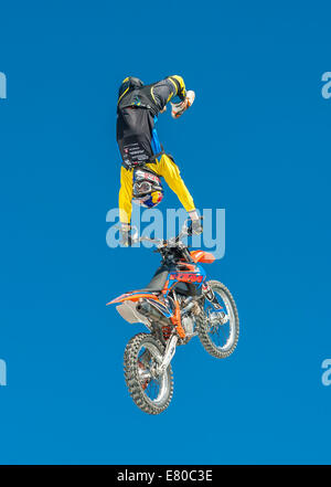 Zurich, Suisse. 27 Sep, 2014. Luc Ackermann (GER) montre FMX spectaculaire saute à la 20e anniversaire de "freestyle.ch", le plus grand événement freestyle à Zurich. Crédit : Erik Tham/Alamy Live News Banque D'Images