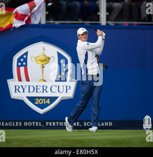 Gleneagles, Sangüesa, Perthshire, en Écosse. 27 Sep, 2014. La Ryder Cup. Justin Rose (EUR) au 1er tee. Foursooms samedi. Credit : Action Plus Sport/Alamy Live News Banque D'Images