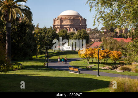 Palace of Fine Arts vu de film Lucas Digital Art Center, San Francisco, California, USA Banque D'Images