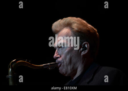 Portsmouth, Virginia, USA. 26 Sep, 2014. Les gagnants des Grammy CHICAGO prendre la foule, retour dans le temps avec leurs nombreux hits au pavillon d'information chez NTelos à Portsmouth, en Virginie. Crédit : Jeff Moore/ZUMA/Alamy Fil Live News Banque D'Images