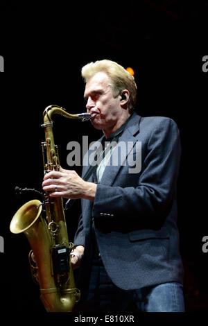 Portsmouth, Virginia, USA. 26 Sep, 2014. Les gagnants des Grammy CHICAGO prendre la foule, retour dans le temps avec leurs nombreux hits au pavillon d'information chez NTelos à Portsmouth, en Virginie. Crédit : Jeff Moore/ZUMA/Alamy Fil Live News Banque D'Images