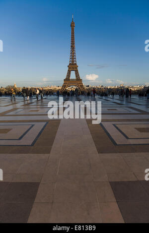 France, Paris (75), la Tour Eiffel vue du Trocadéro Banque D'Images
