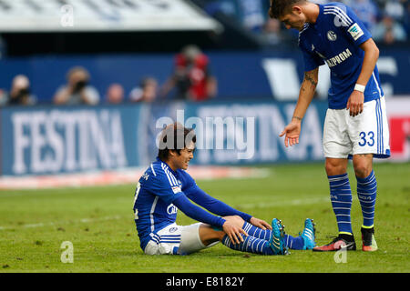 Gelsenkirchen, Allemagne. © D. 27 Sep, 2014. Atsuto Uchida (Schalke) Football/soccer : match de Bundesliga entre le FC Schalke 04 2-1 Borussia Dortmund au Veltins Arena à Gelsenkirchen, Allemagne. © D .Nakashima/AFLO/Alamy Live News Banque D'Images