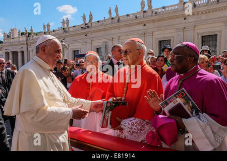 Le Vatican. 28 Sep, 2014. Pape Francis rencontrez les grands-pères du monde - Place Saint Pierre, le 28 septembre 2014 Crédit : Realy Easy Star/Alamy Live News Banque D'Images