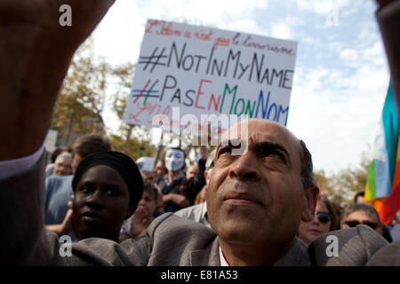 Paris, France. 28 Sep, 2014. "Pas en mon nom", le français protester pour dénoncer ISIS décapitations, Paris, France Crédit : Ania Freindorf/Alamy Live News Banque D'Images