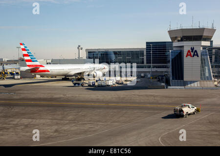 New York,New York,aéroport international John F. Kennedy,JFK,terminal,porte,tarmac,avion avion avion avion avion commercial avion,American Airlin Banque D'Images