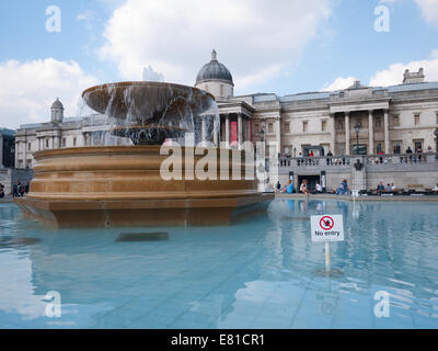 Fontaine, Trafalgar square, London, UK Banque D'Images