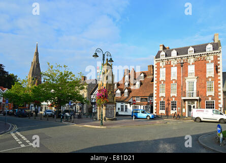 La Place Saint Pierre, Ruthin (Rhuthun), Denbighshire (Sir Ddinbych), pays de Galles, Royaume-Uni Banque D'Images