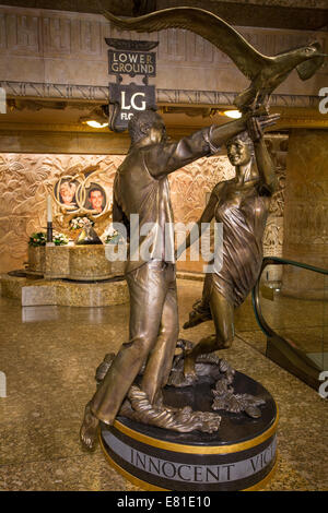 La princesse Diana et Dodi Al-Fayed Memorial à l'intérieur du magasin Harrods, Londres, Angleterre Banque D'Images