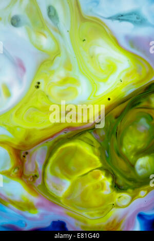 Colorants alimentaires sur le lait abstract background Banque D'Images