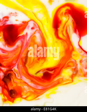 Colorants alimentaires sur le lait abstract background Banque D'Images