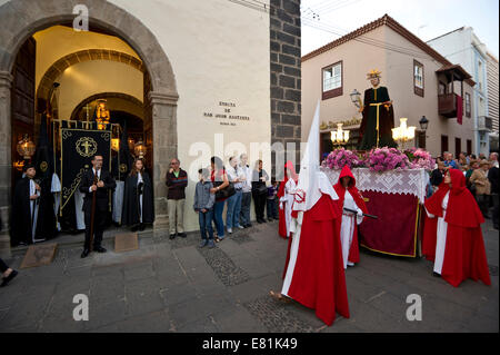 Procession pendant la Semaine Sainte, Semana Santa, Puerto de La Cruz, Tenerife, Canaries, Espagne Banque D'Images