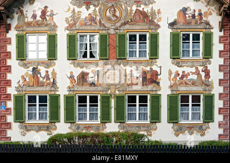 Maison de Marie Matt Champ, Lüftlmalerei avec des scènes de l'enchanteur "Hansel et Gretel", Oberammergau, Haute-Bavière Banque D'Images