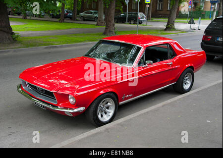 Classic car, Ford Mustang, Pärnu, Estonie, Pays Baltes Banque D'Images