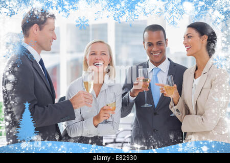 L'équipe d'affaires fête avec champagne Banque D'Images