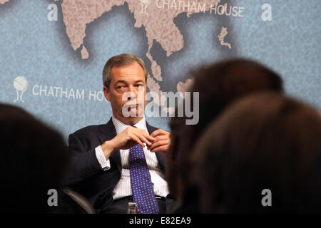 Nigel Farage, chef du Parti pour l'indépendance du Royaume-Uni, parlant à Chatham House à Londres le lundi 31 mars 2014. Banque D'Images