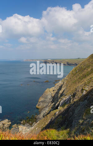 Vue de la côte de meneau Cove Cornwall UK la péninsule du Lézard Mounts Bay près de Helston Banque D'Images
