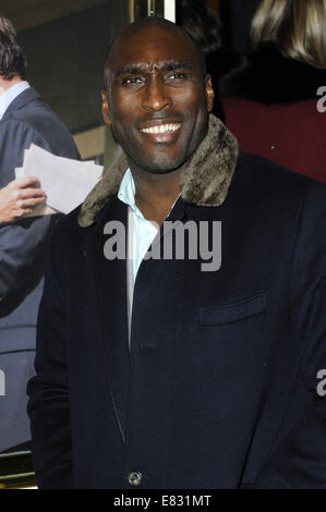 Appuyez sur la nuit pour 'Fatal Attraction' au Theatre Royal - Arrivées Avec Sol Campbell : où : London, Royaume-Uni Quand : 25 Mars 2014 Banque D'Images