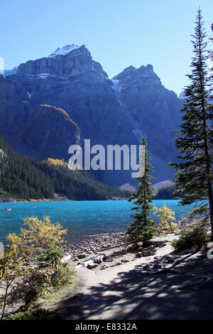 Moraine Lake dans le parc national Banff, Alberta, Canada Banque D'Images