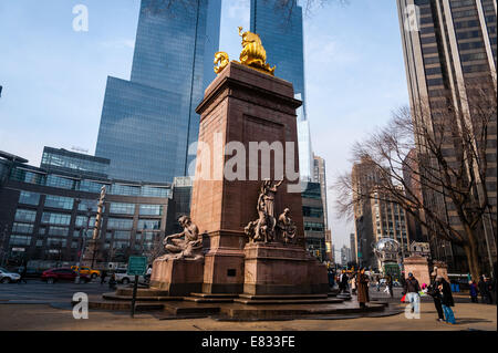 Nous, la ville de New York. USS Maine monument à Columbus Circle. Coin de Central Park, à Manhattan. Banque D'Images