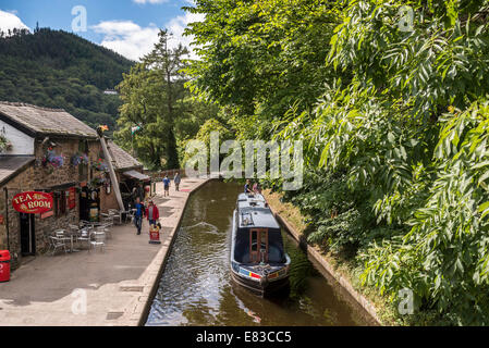 Quai du canal de Llangollen. Le Nord du Pays de Galles. 15-04 cafe Banque D'Images