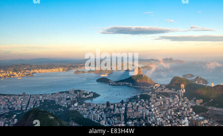 Rio de Janeiro, vue de Sugarloaf Mountain à Corcovado Banque D'Images