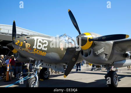 Vue avant du P-38 Lightning restauré au musée Warbirds, Nampa, Idaho, 2014. Banque D'Images