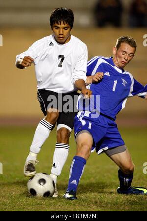 09 janvier 2009 - Dade City, FL, USA - 299558 pt   13 soccer 20 (01/09/2009 DADE CITY) Pasco's Eric Garcia (7) Tyler en dribblant Springstead Callaghan lors d'un match de football garçons varsity à Pasco High School de Dade City. (Crédit Image : © St. Petersburg Times/Zuma sur le fil) Banque D'Images