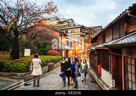 Kyoto, Japon - 25 novembre 2013 : La porte de Temple Kiyomizu-dera à Kyoto, Japon Banque D'Images