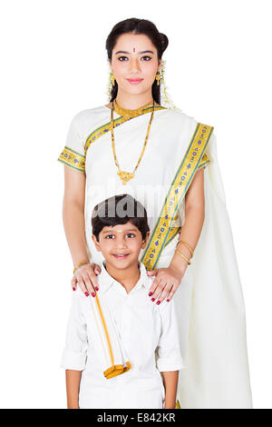 South Indian mother standing avec enfant Banque D'Images