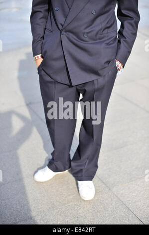 Un showgoer chic arrivant pour la maxime Simoens Printemps/Été 2015 Fashion show in Paris, France - 28 septembre 2014 - Photo : Céline Gaille Manhattan/Piste/photo alliance Banque D'Images