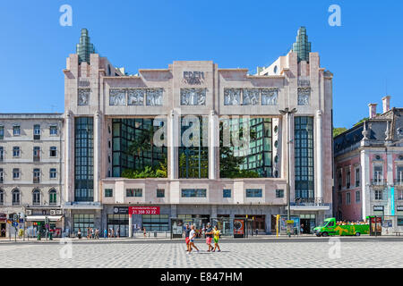 Eden Hôtel sur la place Restauradores, Lisbonne, Portugal. Ancien cinéma-théâtre avec l'architecture art déco très pertinente par Cassiano Branco Banque D'Images