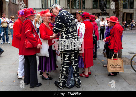 La London Pearly Kings & Queens Harvest Festival, St Mary Le Bow Church, Londres, Angleterre Banque D'Images