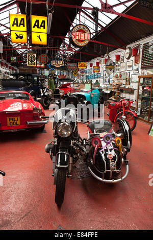 Royaume-uni, Angleterre, Somerset, Porlock, voitures classiques d'Exmoor museum interior BMW moto avec side-car Steil Banque D'Images