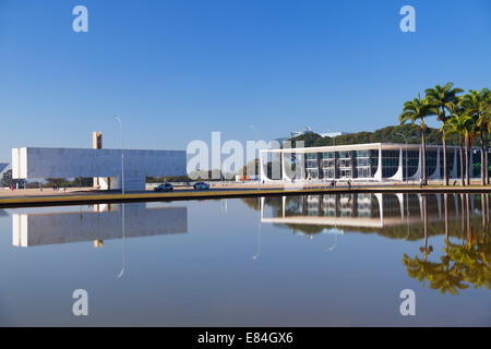 La Cour suprême et trois puissances Square, Brasilia, Brésil, District Fédéral Banque D'Images