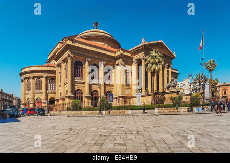 Le Teatro Massimo de Palerme est la plus grande de l'Italie et le troisième plus grand opéra, Sicile, Italie, Europe Banque D'Images