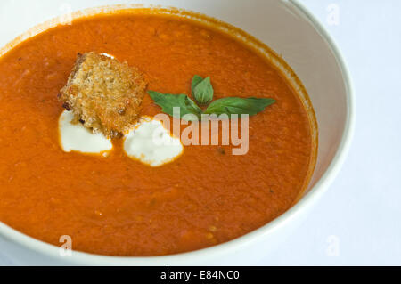 Soupe crème de tomates rôties Banque D'Images