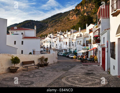 Calle Real Street, Friginiana Village, Costa del Sol, Malaga Province, Andalucoa, Espagne Banque D'Images