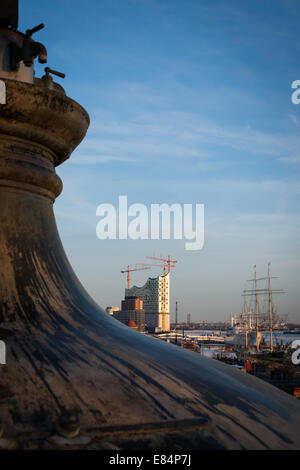 Hambourg, Allemagne, donnant sur l'Elbe Philharmonic Hall en construction Banque D'Images