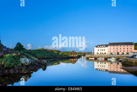 Le petit port pittoresque de Bunbeg, tôt le matin, Gweedore, comté de Donegal, en République d'Irlande Banque D'Images