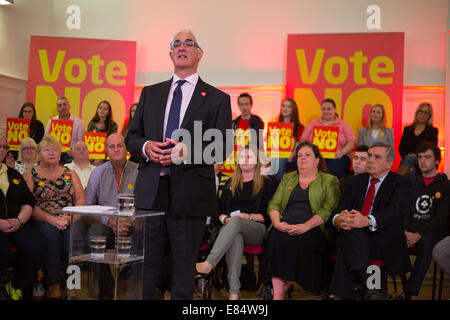 Mieux ensemble pro-Union européenne Chef de campagne, Alistair Darling parle lors d'un événement, à Clydebank, Glasgow, Écosse. Banque D'Images