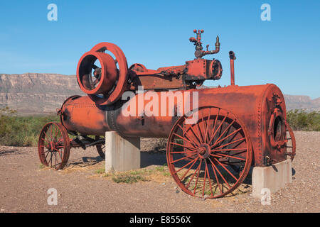 Vieux moteur à vapeur une fois utilisé dans la culture du coton gin operations a Castolon Historic District à Big Bend National Park. Banque D'Images