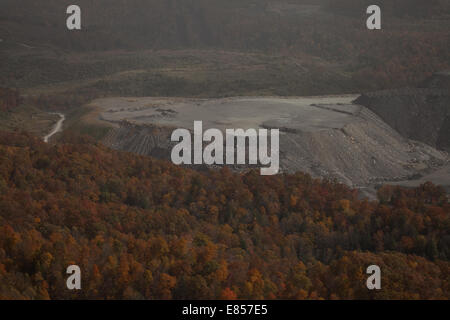 Paysage avec au sommet aplati l'extraction du charbon, les Appalaches, dépose le comté de Wise, Virginie, USA, elevated view Banque D'Images