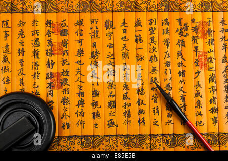 Feuillets de bambou,brosse et pierre à encre Banque D'Images