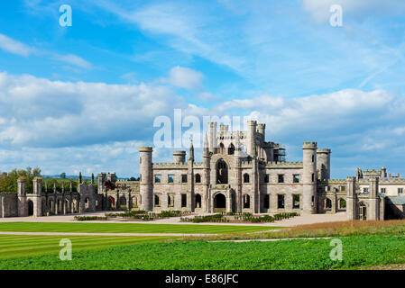 Les ruines de Lowther Hall, près de Penrith, Cumbria, Angleterre, Royaume-Uni Banque D'Images