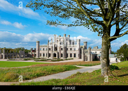 Les ruines de Lowther Hall, près de Penrith, Cumbria, Angleterre, Royaume-Uni Banque D'Images