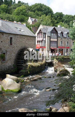 Moulin du Grand Poulguin, Pont Aven, site de la peinture 'crique en face du port de Pont Aven" de Paul Gauguin 1888. Pont Aven Banque D'Images