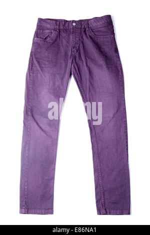 Jeans Homme slim violet isolé sur fond blanc Banque D'Images