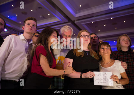 Pro-Union célébrer comme partisans viennent dans les résultats pour le référendum l'indépendance de l'Ecosse, Glasgow, Ecosse Banque D'Images