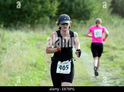 Les femmes s'exécutant dans le Warwickshire, triathlon, Stratford-upon-Avon, Royaume-Uni Banque D'Images